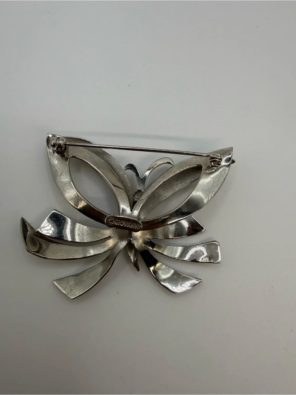Vintage Giovanni Signed Silver Tone Bow Ribbon Brooch Textured Statement Pin